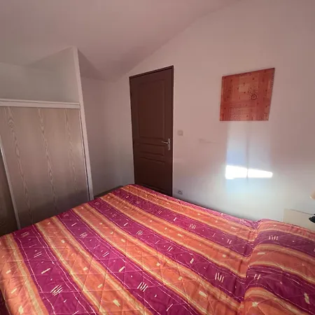 La De Lina 431 -self Check In -